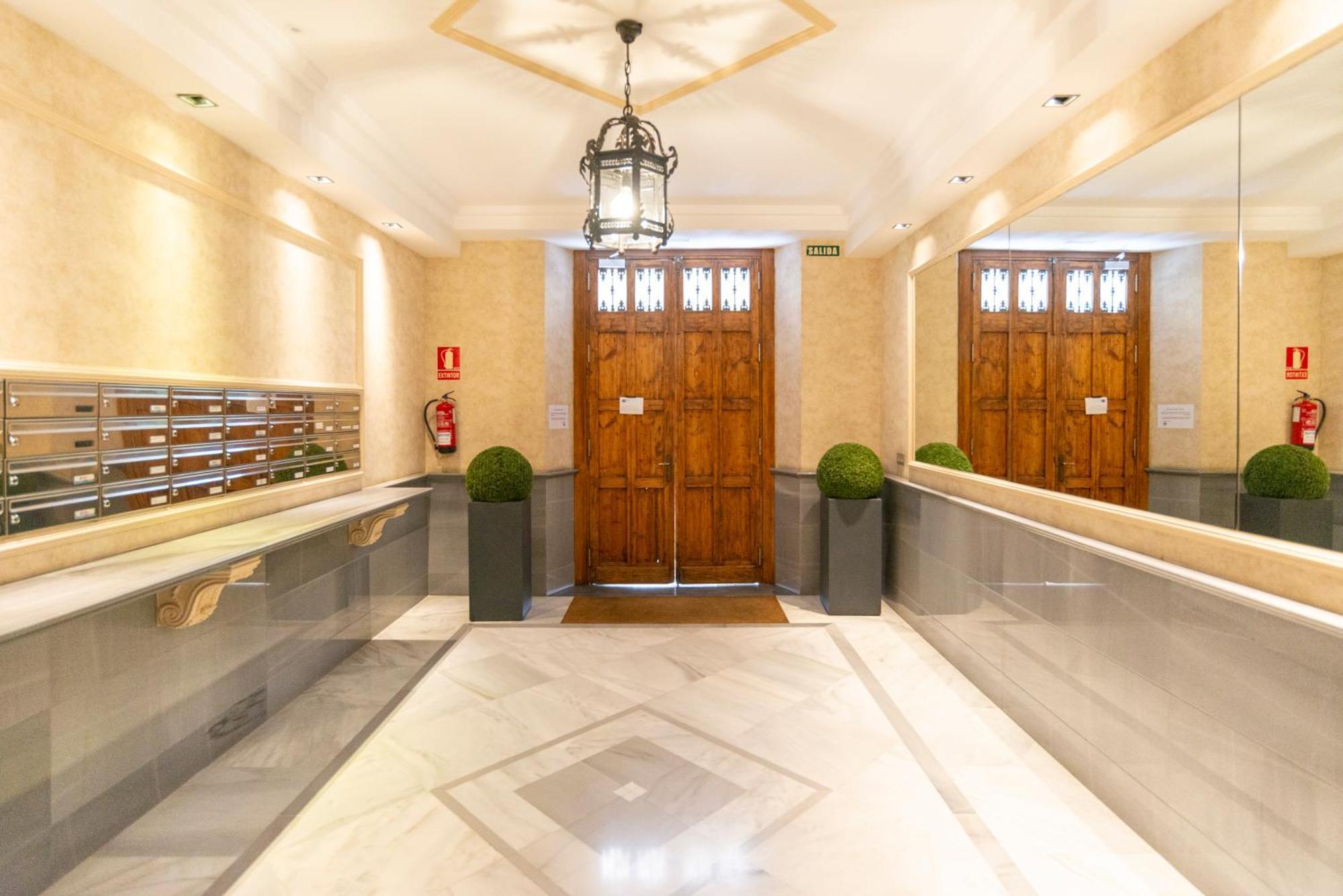 Souviron & Old Town By Ele Apartments Málaga Eksteriør bilde